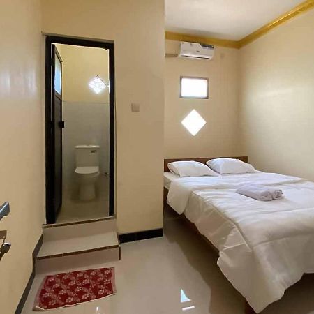 Palace Syariah Homestay Redpartner Banyuwangi  Exterior foto
