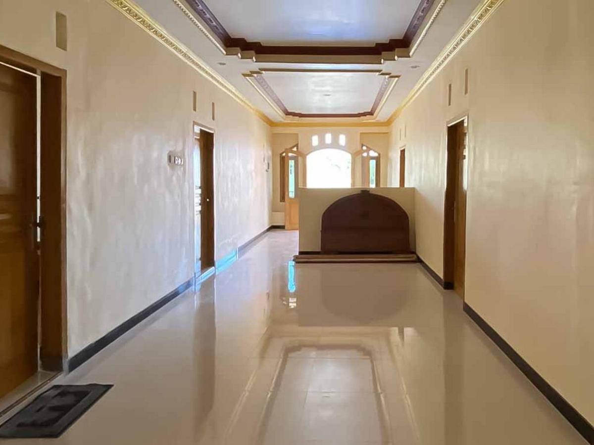 Palace Syariah Homestay Redpartner Banyuwangi  Exterior foto