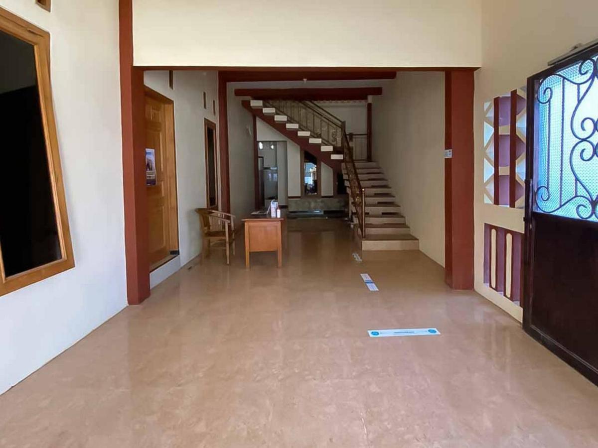 Palace Syariah Homestay Redpartner Banyuwangi  Exterior foto