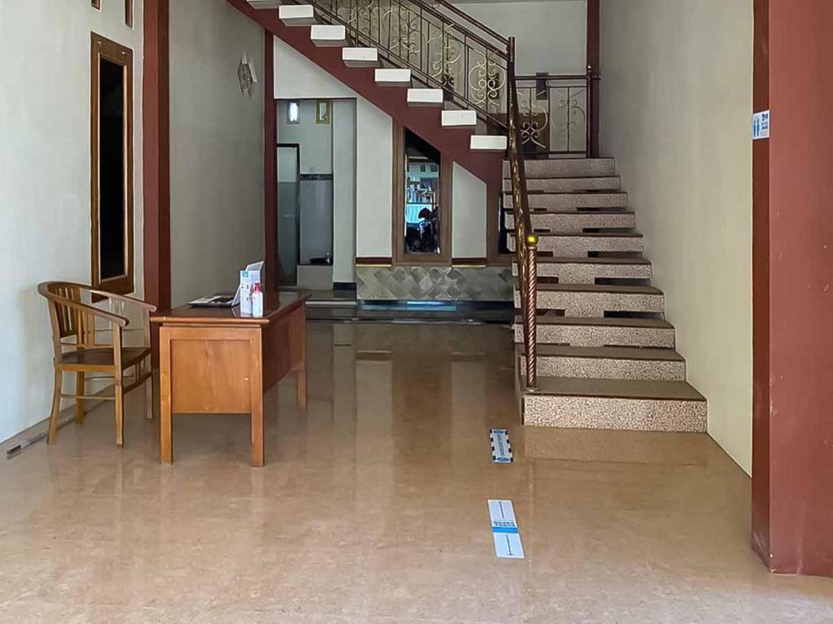 Palace Syariah Homestay Redpartner Banyuwangi  Exterior foto
