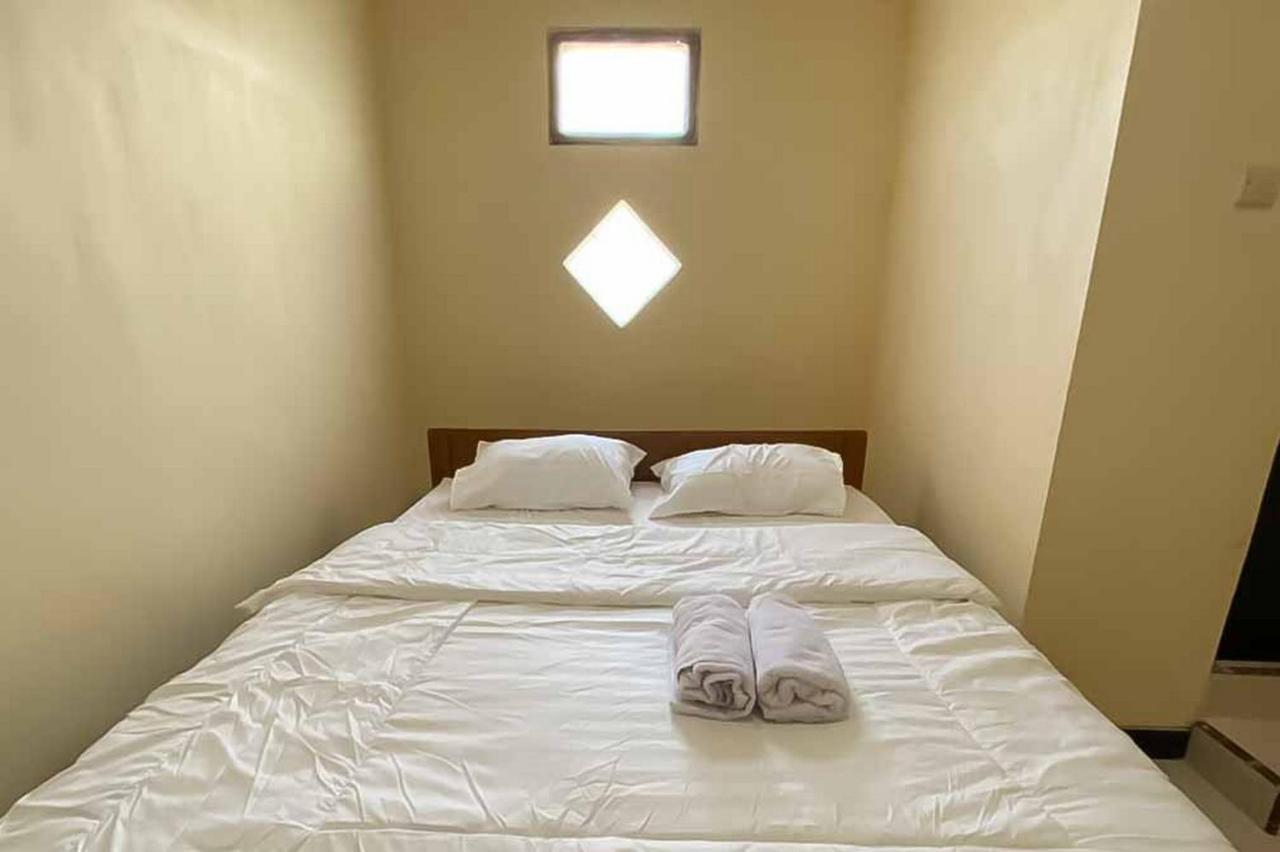 Palace Syariah Homestay Redpartner Banyuwangi  Exterior foto